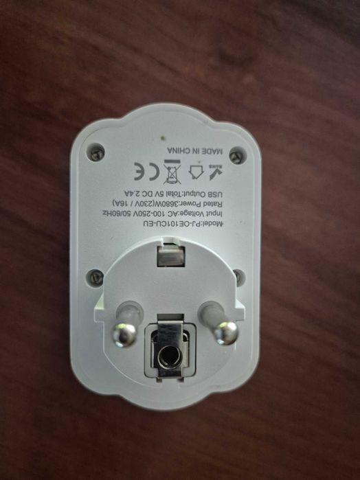 Złodziejka 240V z gniazdami USB
