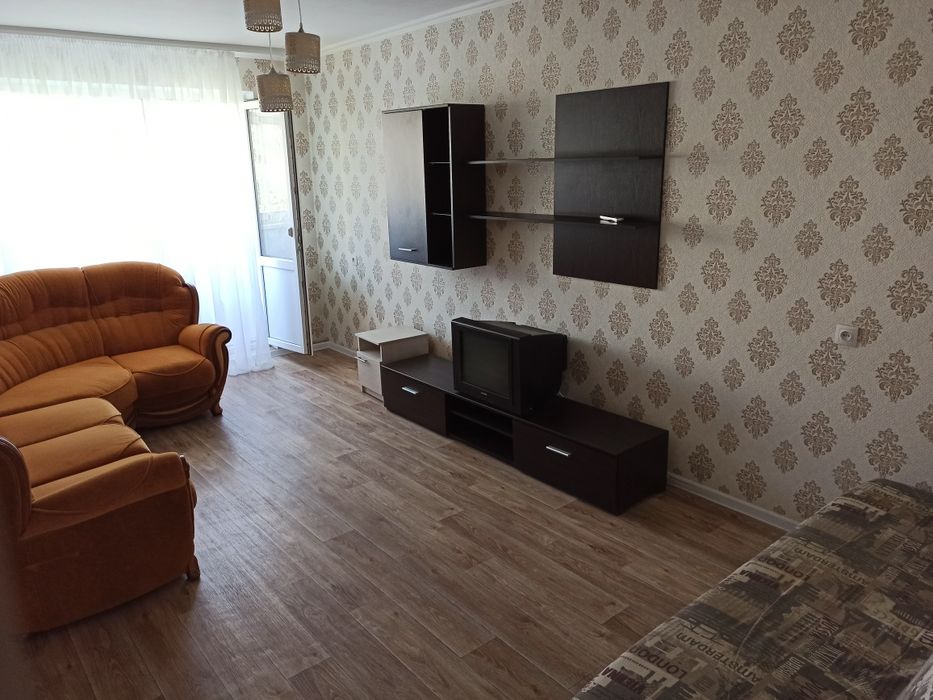 Своя 2ка, біля Глобала