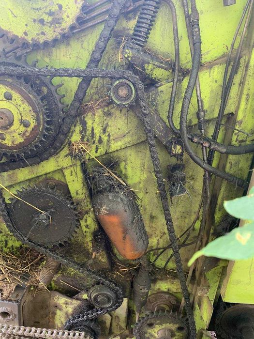 Прес підбирач рулонний Claas Rollant 44