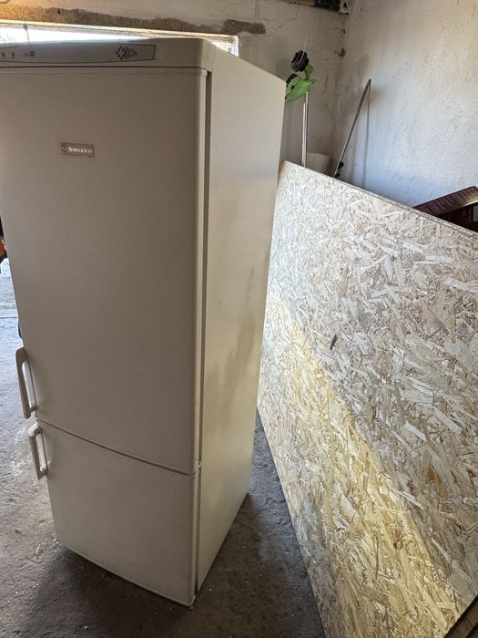 Холодилтник Swiss б/у