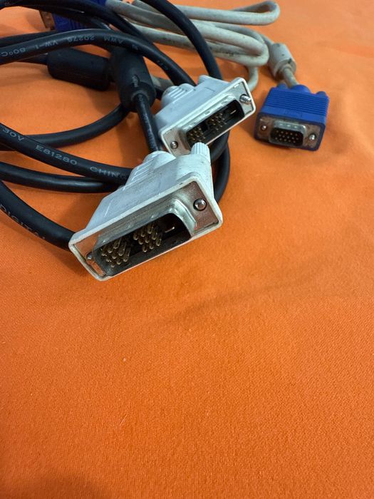Cabo DVI-DVI (2m) + Cabo VGA de oferta