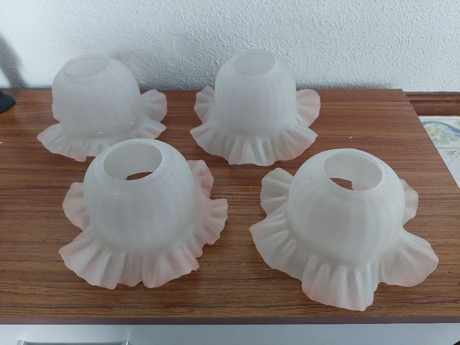 Abajur / Tulipas em vidro, bom estado.