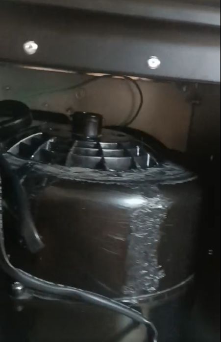 Острівна кухонна витяжка Klarstein Structura