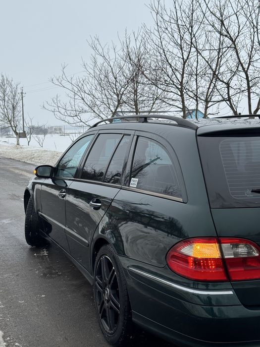 Mercedes-Benz E-Class S211 (універсал)