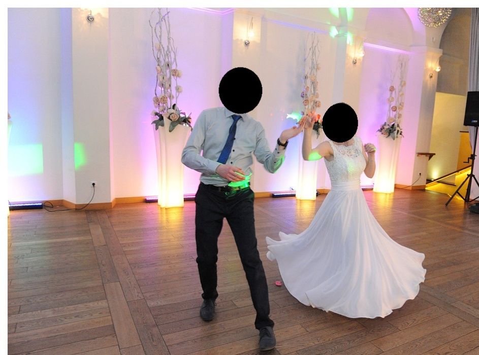 Zwiewna muślinowa biała suknia ślubna w rozmiarze 34-36