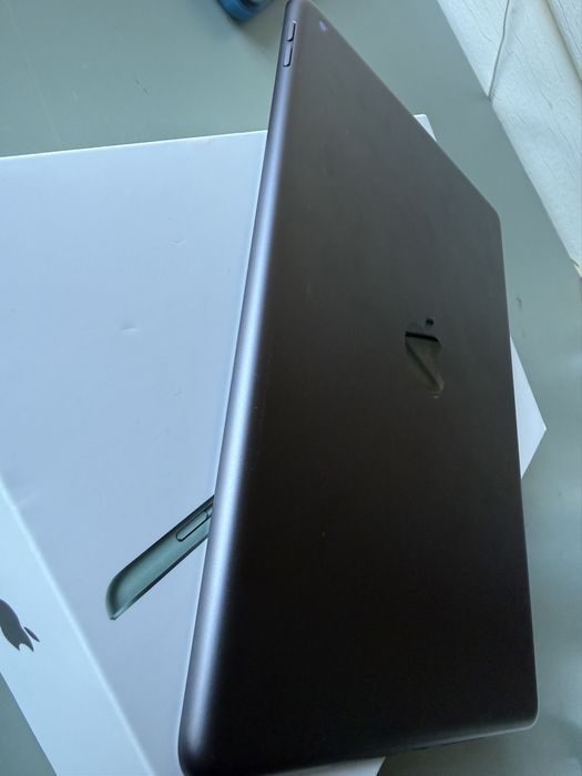 Apple iPad 10.2” 9a Geração 2021 64Gb