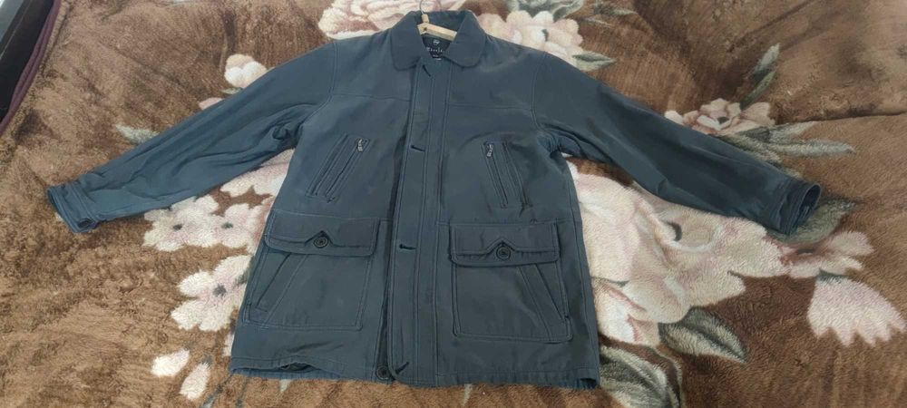 Демісезонна чоловіча куртка (розмір 48-50)