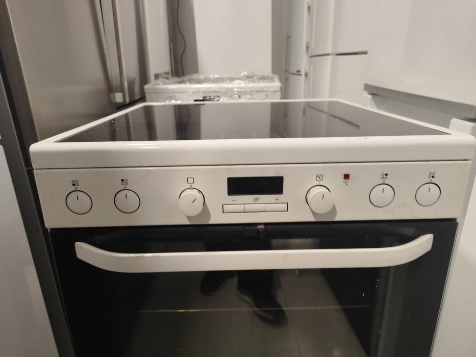 Індукційна піч Elecktrolux  EL113321-HV з Європи