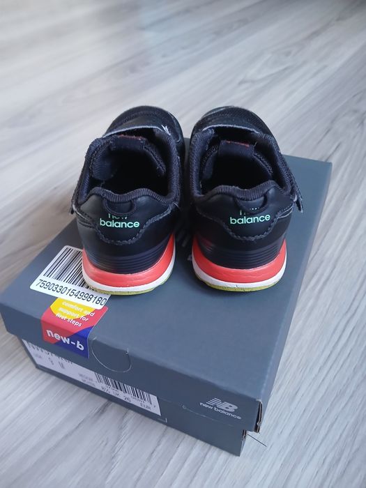 Buty chłopięce New Balance rozm.26