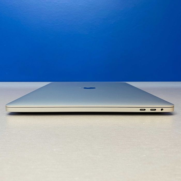 Apple MacBook Pro 16" - A2141 (i9/32GB/512GB SSD/Radeon Pro 5300M 4GB)