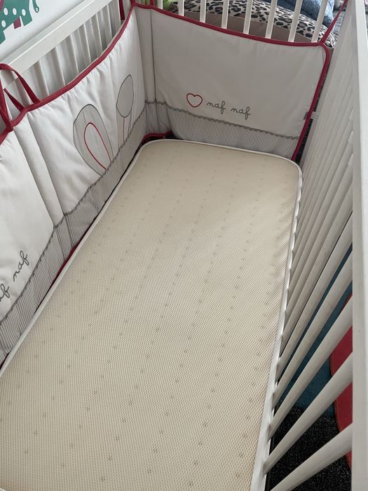 Cama de Criança Completa (Berço Naf Naf) + Colchão + Edredon + Proteçã