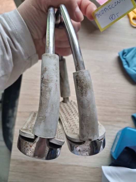 Strzemiona bezpieczne dla dorosłych