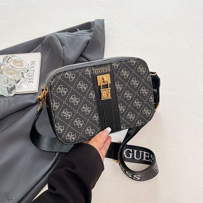 Жіноча сумка Guess крос-боді чорна | Брендова сумочка Гесс на плече 22х15 см