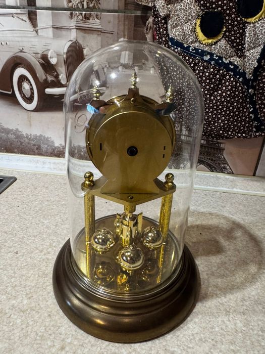 Настільний годинник під склом, кварцовий, працює, вінтажний стиль