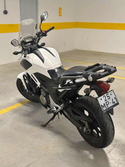 Honda NC700X com malas