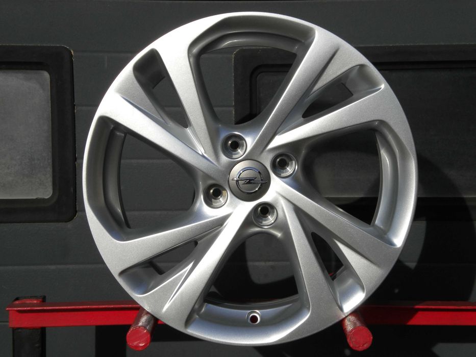 Nowe oryginalne felgi aluminiowe 17 4x108 Opel Corsa F