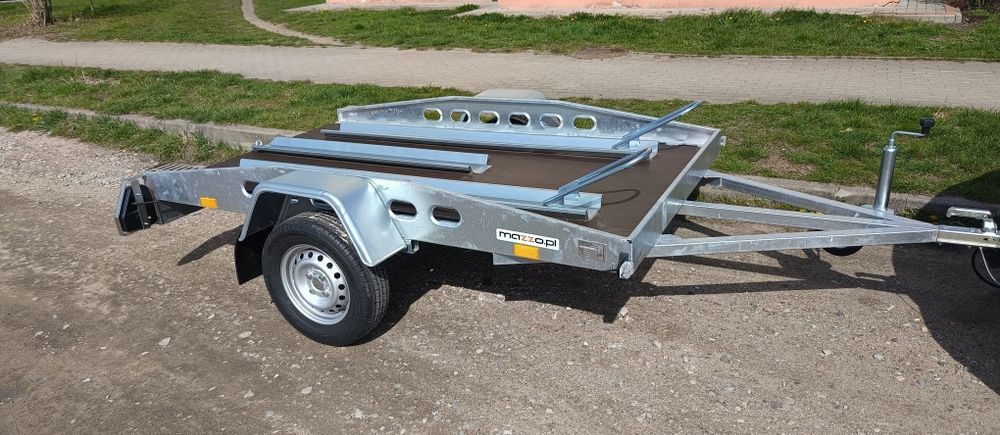 Przyczepa do przewozu motocykli firmy Rydwan