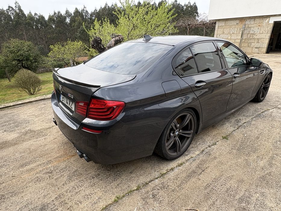 BMW M5 F10 PRETO