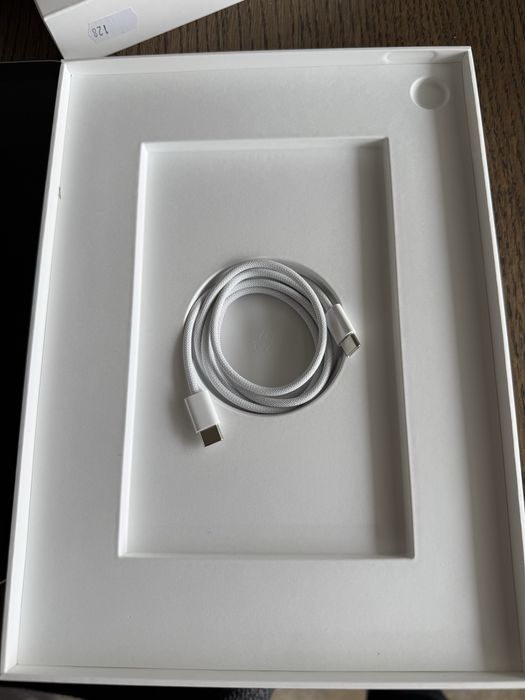 Ipad A16 generacja 11 - idealny stan