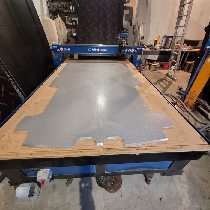 Podłoga antypoślizgowa do VW Transportera T4, T5 , T6 i T7.