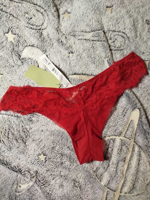 Різні кружевні трусики стрінги intimissimi ,М