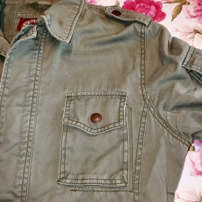 Katana, napisy, hafty, ćwieki. KHAKI. Rozmiar S. Bardzo dobry stan.