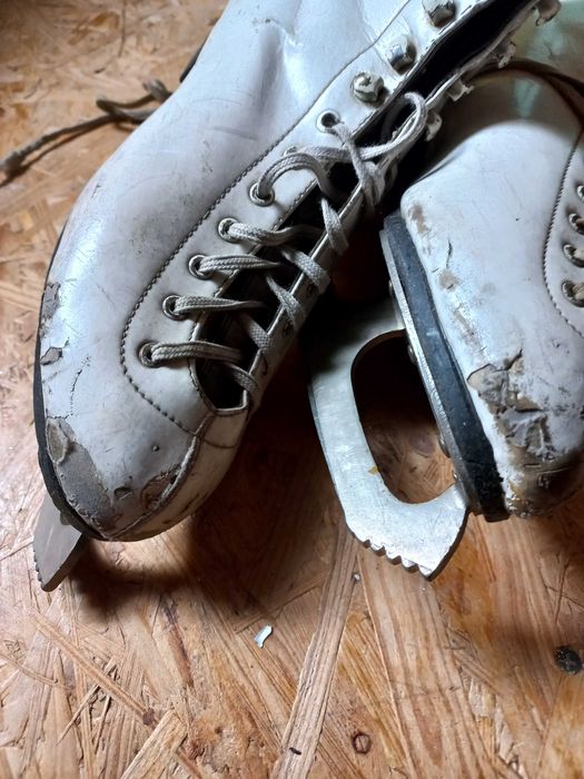 Łyżwy figurowe damskie