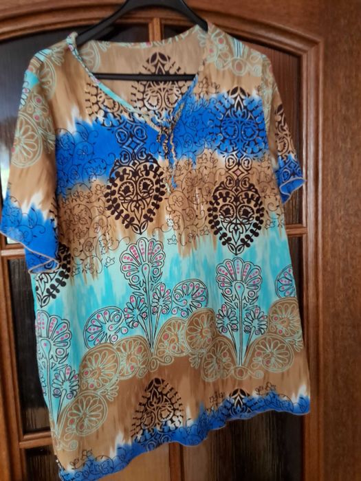 Piekna bluzeczka ze zlota nitka rozm.  M do L