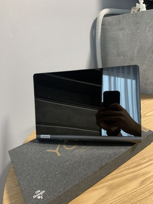 Lenovo Yoga Smart Tab