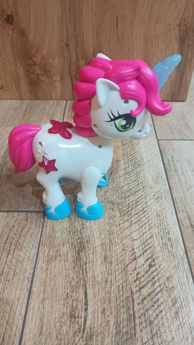 Interaktywny jednorożec Dragon-i Toys