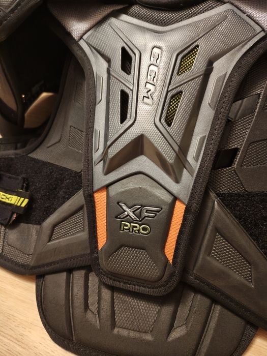 Naramiennik CCM XF Pro