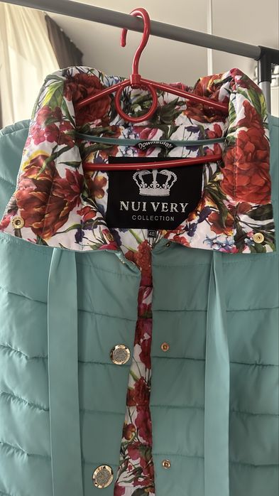 Продам  женскую куртку 48р.
