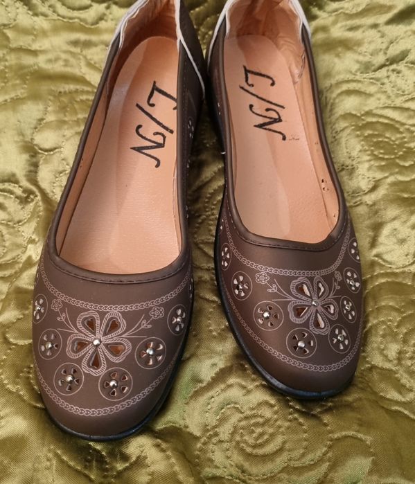 Buty r. na metce 41 są 39 półbuty  czółenka balerinki półbuty czółenka