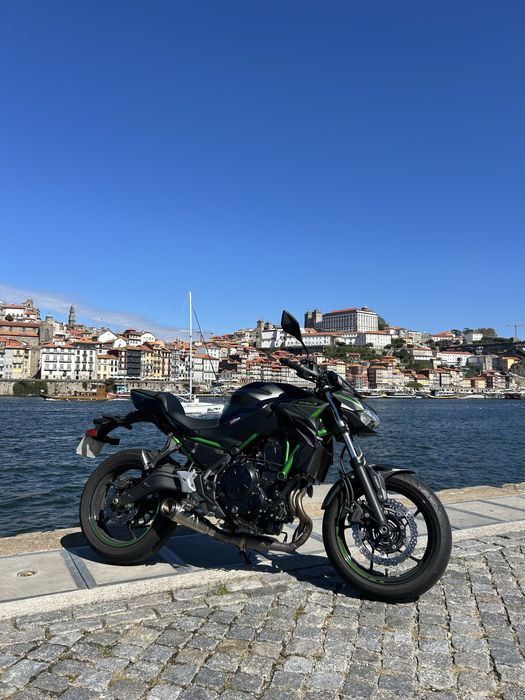 Kawasaki Z650 de 2024 Quase nova