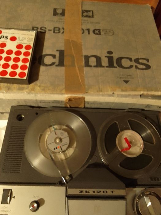 Magnetofon szpulowy UNITRA ZK 120 z PRL-U.
