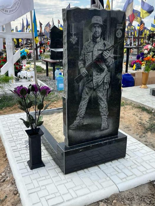 Памятники , установка , облагораживание з