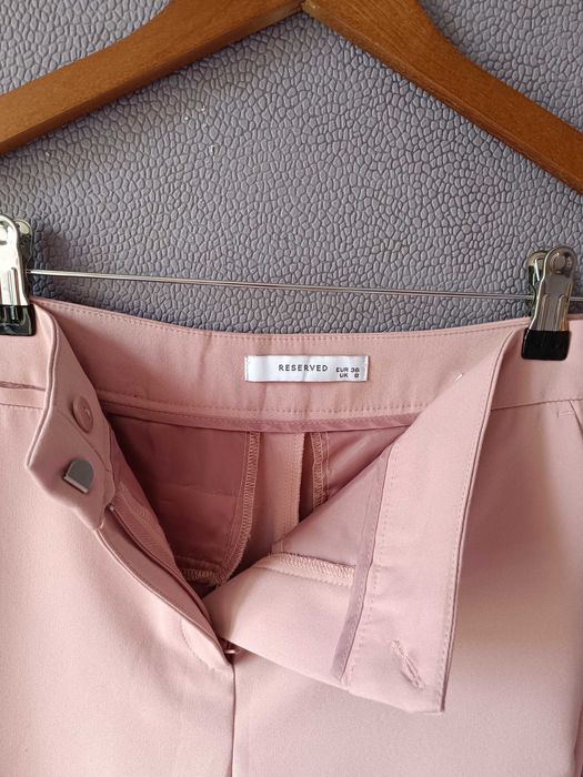 Spodnie w kolorze różowego pudru, Reserved 36
