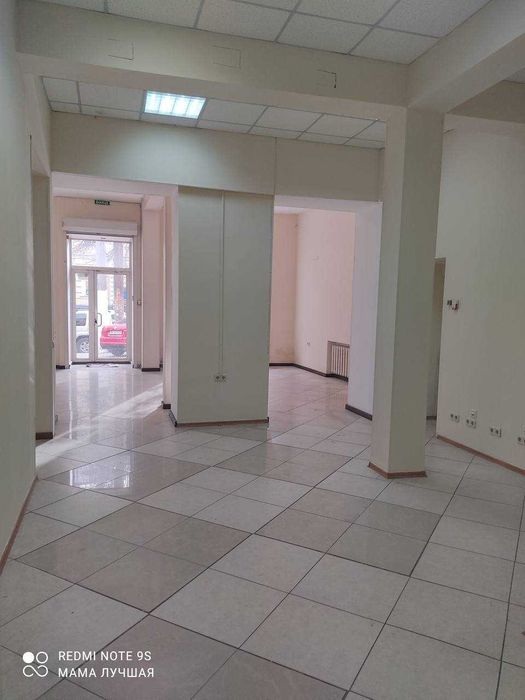 Комерційна нерухомість - фасад, В. Арнаутська, високий трафік