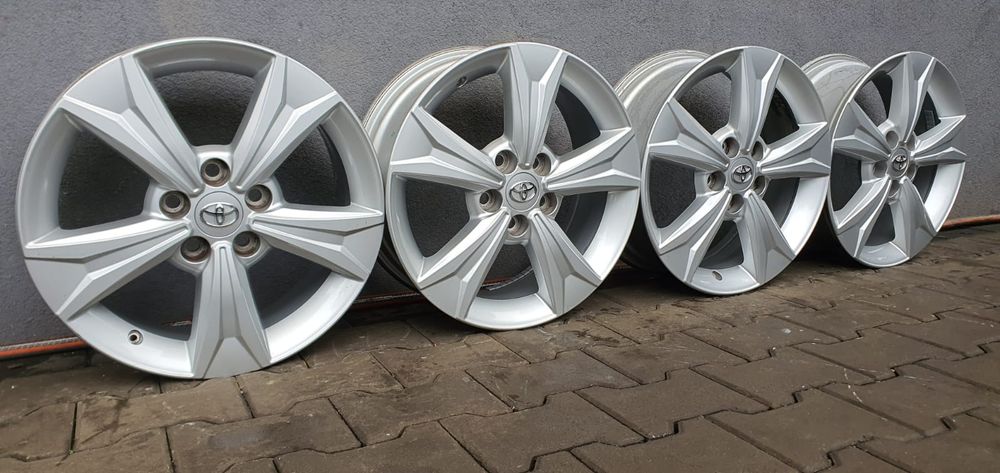 17 5x114,3 Toyota oryginalne