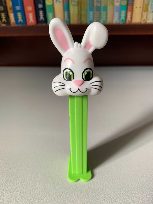 PEZ Dispenser - Coelho