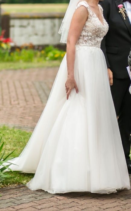 Sprzedam suknię ślubną Marki HERM'S rozm. 38/40