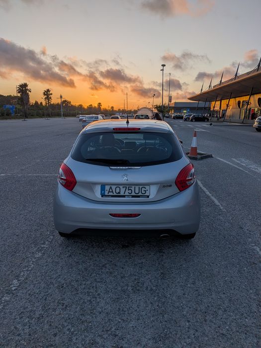 Peugeot 208 82cv (2013)