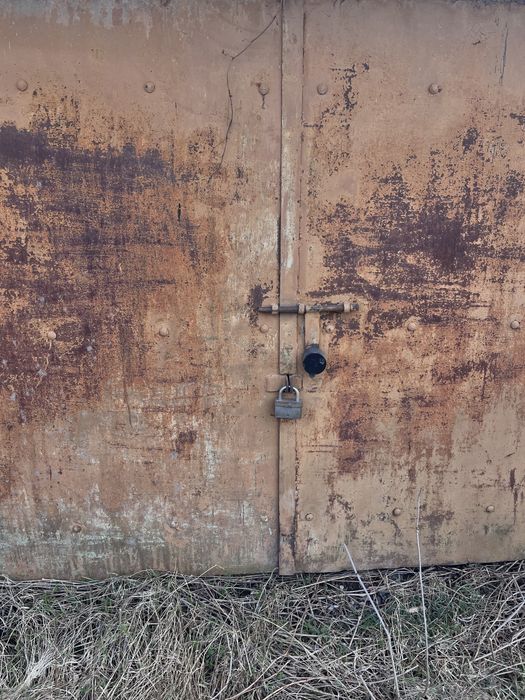 Гараж великий