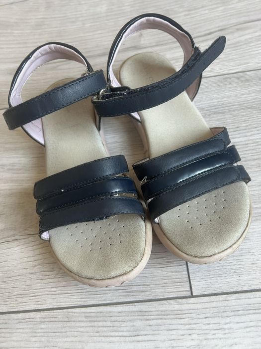 Босоножки на девочку