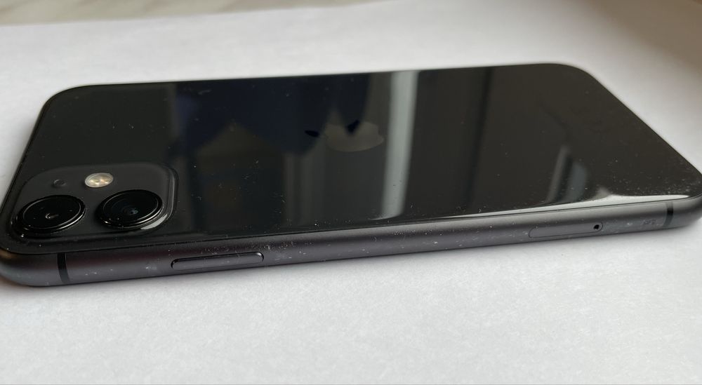 iPhone 11 64GB oryginalne opakowanie i etui Bewood
