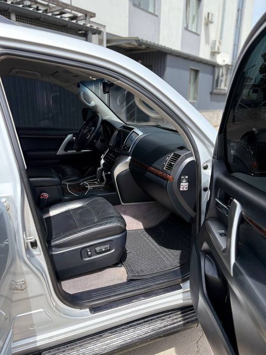Toyota Land Cruiser 2012 200 (FL)