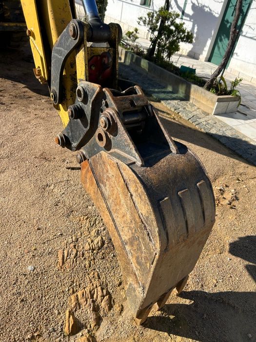 Retroescavadora New Holland B100BLR