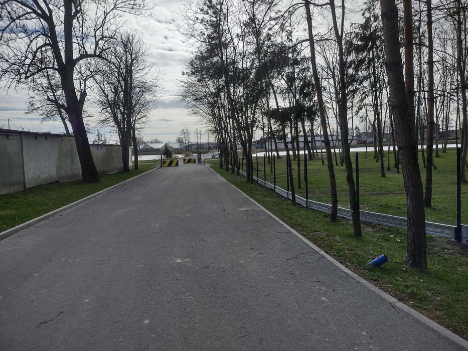 Montaż ogrodzeń betonowych, panelowych  I siatkowych