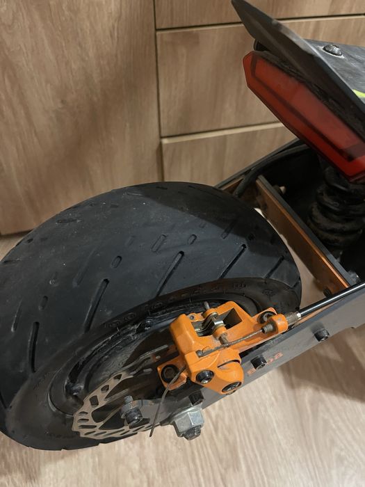 Продам свій електросамокат Kugoo G4 2024 в хорошому стані!!