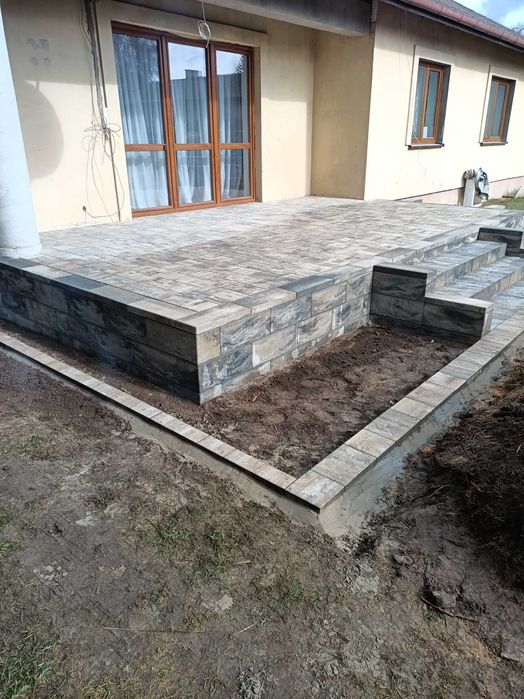 Brukarstwo, układanie kostki brukowej. Kostka brukowa